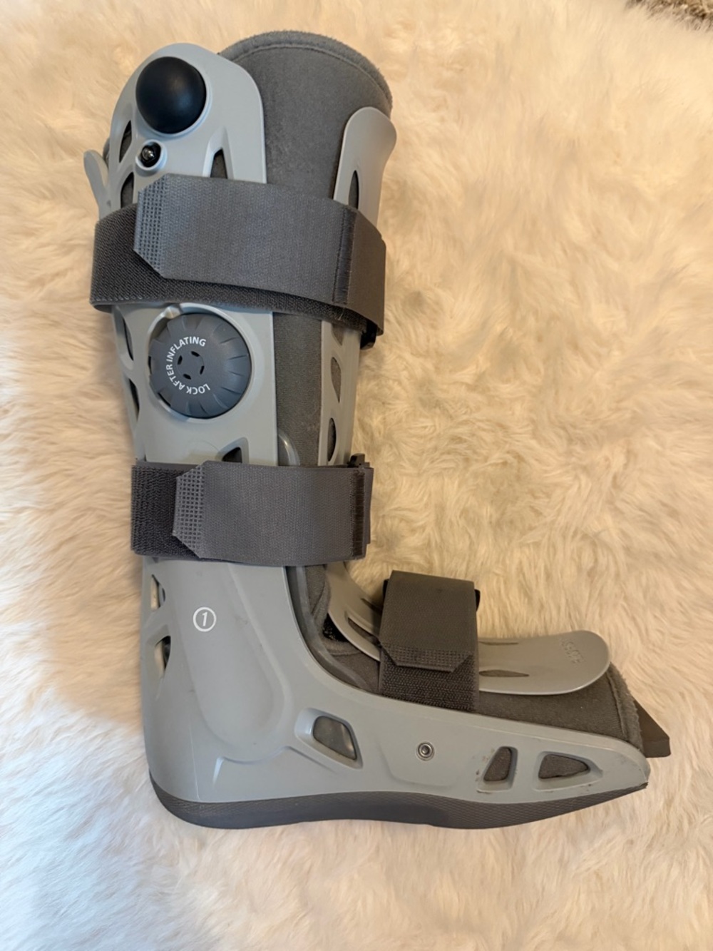 Aircast AirSelect Standard Walker Brace/Walking Boot Size M
